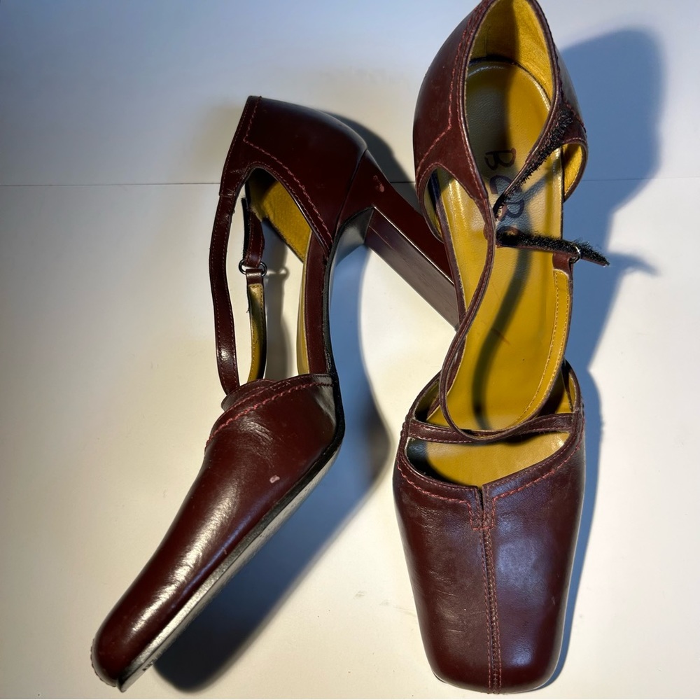 BCBG Paris Burgundy vintage pumps
